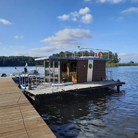 펜션 Houseboat Deneb Plywajacy Domek